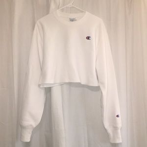 White cropped champion crew neck!